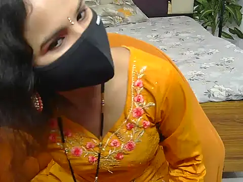 Snapshot of Lovelyy-couple chatting on 09-22-25, 04:24 Lovelyy-couple online show from 09-22-25, 04:24
