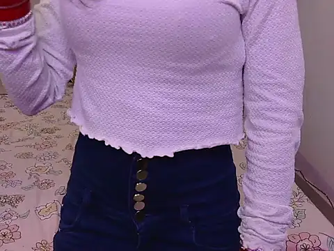 Snapshot of Lovelyy-couple chatting on 10-12-25, 05:03 Lovelyy-couple online show from 10-12-25, 05:03