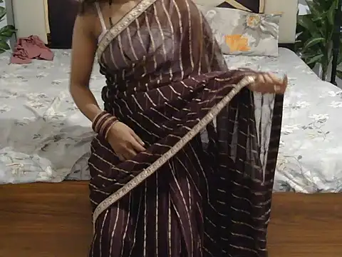 Snapshot of Lovelyy-couple chatting on 09-23-25, 06:31 Lovelyy-couple online show from 09-23-25, 06:31