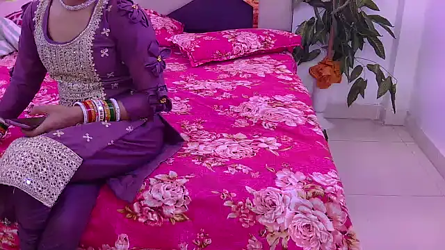Lovelyy-couple online show from 03-22-26, 04:19