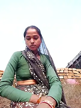 Snapshot of Hot_reshmaji chatting on 02-18-26, 09:06 Hot reshmaji online show from 02-18-26, 09:06