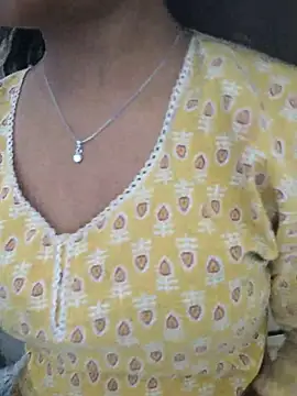 Snapshot of Disha-_00 chatting on 10-23-25, 04:11 Disha- 00 online show from 10-23-25, 04:11