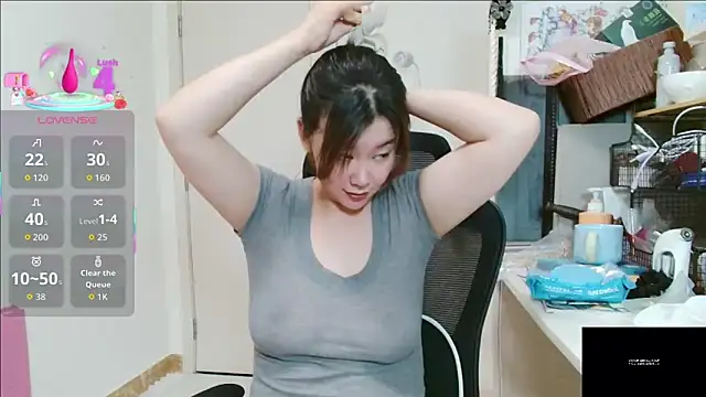 Snapshot of sallycui chatting on 06-19-26, 12:22 sallycui online show from 06-19-26, 12:22