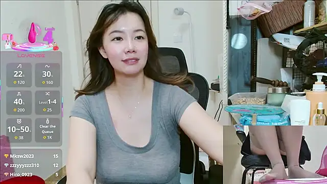 Snapshot of sallycui chatting on 07-04-26, 01:26 sallycui online show from 07-04-26, 01:26