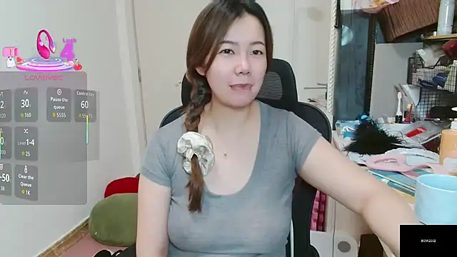 Snapshot of sallycui chatting on 05-26-26, 11:03 sallycui online show from 05-26-26, 11:03