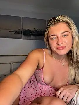 Snapshot of BabyBluexox chatting on 06-16-26, 08:58 BabyBluexox online show from 06-16-26, 08:58