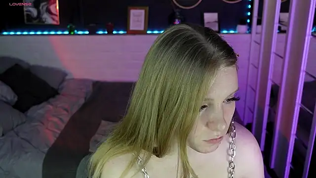 Snapshot of Layla_Glam chatting on 09-24-25, 05:03 Layla Glam online show from 09-24-25, 05:03