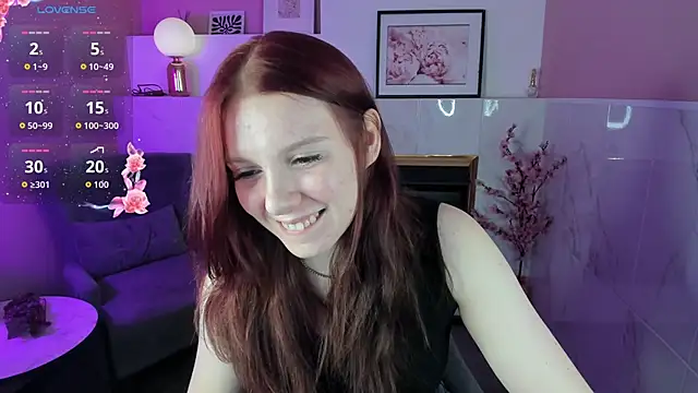 Snapshot of Layla_Glam chatting on 10-22-25, 05:40 Layla Glam online show from 10-22-25, 05:40