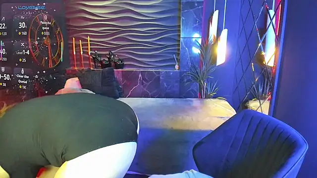 Layla Glam online show from 12-16-25, 05:33