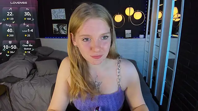 Snapshot of Layla_Glam chatting on 09-21-25, 01:38 Layla Glam online show from 09-21-25, 01:38