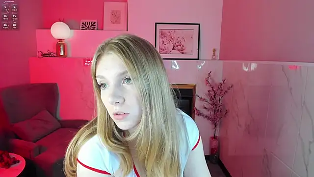 Snapshot of Layla_Glam chatting on 10-02-25, 01:25 Layla Glam online show from 10-02-25, 01:25