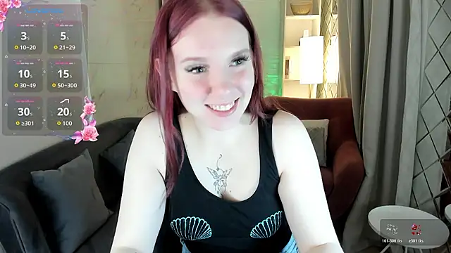 Layla Glam online show from 03-18-26, 01:35