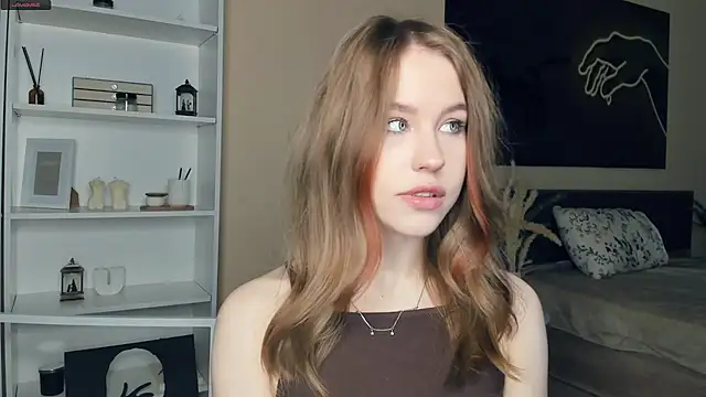 MaliaBourraine online show from 05-18-26, 07:24