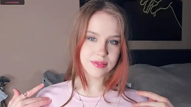 Snapshot of MaliaBourraine chatting on 02-28-26, 07:19 MaliaBourraine online show from 02-28-26, 07:19