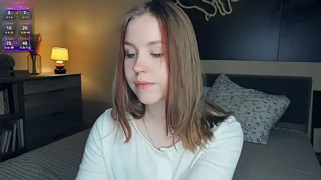 Snapshot of MaliaBourraine chatting on 10-13-25, 08:05 MaliaBourraine online show from 10-13-25, 08:05