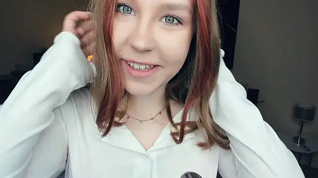 Snapshot of MaliaBourraine chatting on 09-23-25, 09:05 MaliaBourraine online show from 09-23-25, 09:05