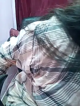 Snapshot of pari_rani7 chatting on 10-23-25, 04:00 pari rani7 online show from 10-23-25, 04:00