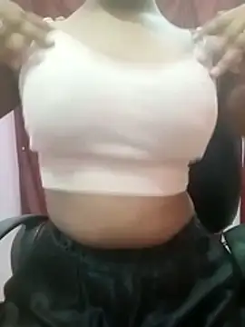 Snapshot of pari_rani7 chatting on 10-17-25, 03:54 pari rani7 online show from 10-17-25, 03:54