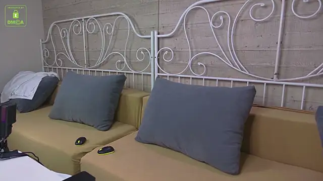 Snapshot of JesseCrosss chatting on 10-01-25, 06:29 JesseCrosss online show from 10-01-25, 06:29