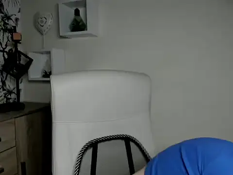 NinaBlond1 online show from 09-30-25, 05:46