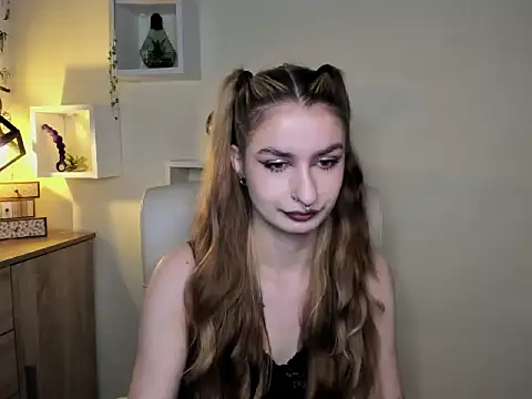 NinaBlond1 online show from 11-21-25, 06:34