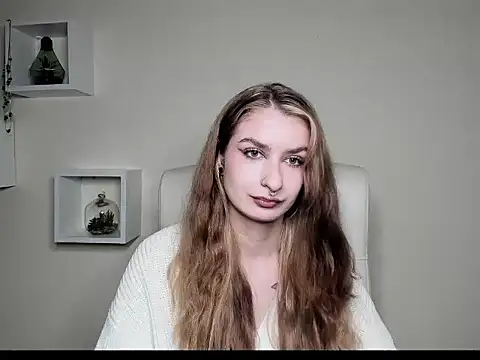 NinaBlond1 online show from 10-28-25, 06:45