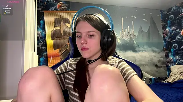 Snapshot of Elira_Breeze chatting on 02-26-26, 02:50 Elira Breeze online show from 02-26-26, 02:50