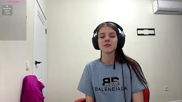 Snapshot of Elira_Breeze chatting on 02-03-26, 01:16 Elira Breeze online show from 02-03-26, 01:16