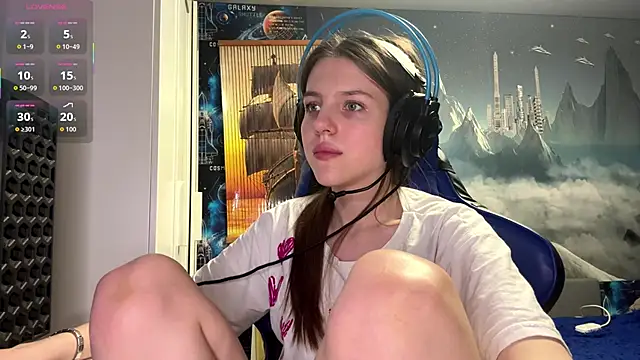 Snapshot of Elira_Breeze chatting on 02-17-26, 05:43 Elira Breeze online show from 02-17-26, 05:43