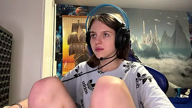 Snapshot of Elira_Breeze chatting on 03-04-26, 12:24 Elira Breeze online show from 03-04-26, 12:24