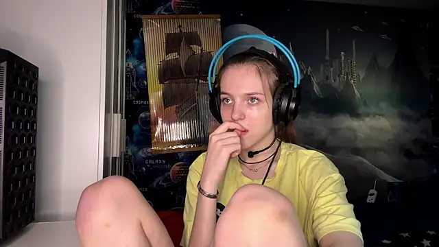 Elira Breeze online show from 11-02-25, 12:21