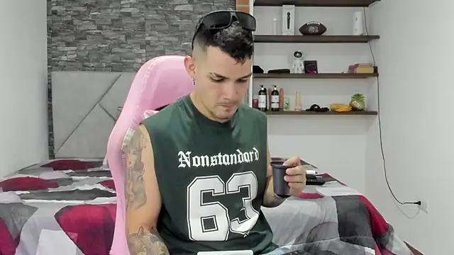 BooyHott  online show from 02-11-26, 07:14