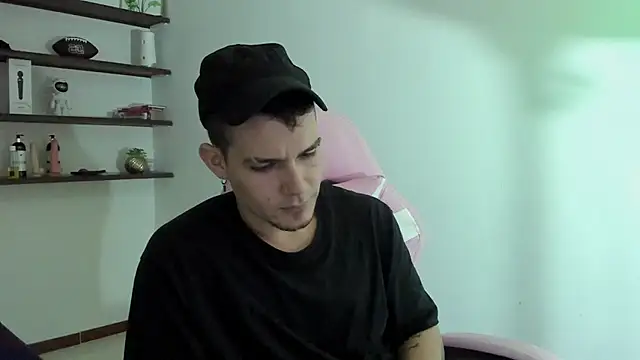 BooyHott  online show from 12-17-25, 09:42