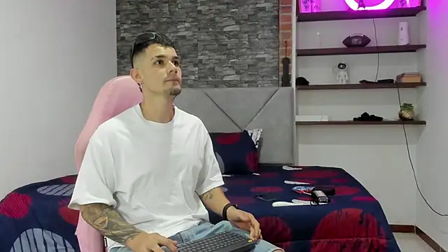 BooyHott  online show from 02-21-26, 07:38