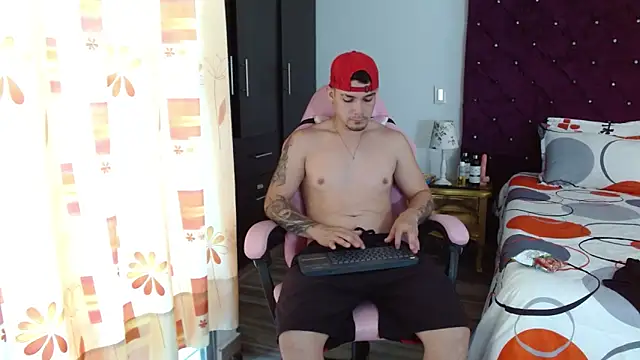 BooyHott  online show from 10-22-25, 07:24