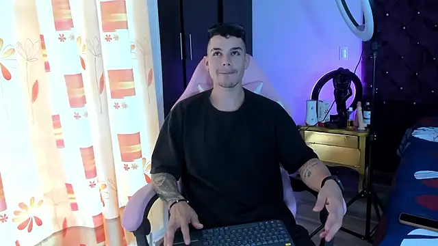 BooyHott  online show from 11-24-25, 07:03