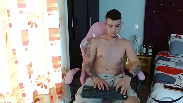 BooyHott  online show from 10-23-25, 08:18