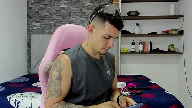 BooyHott  online show from 02-25-26, 07:47