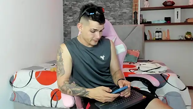 BooyHott  online show from 01-09-26, 07:21