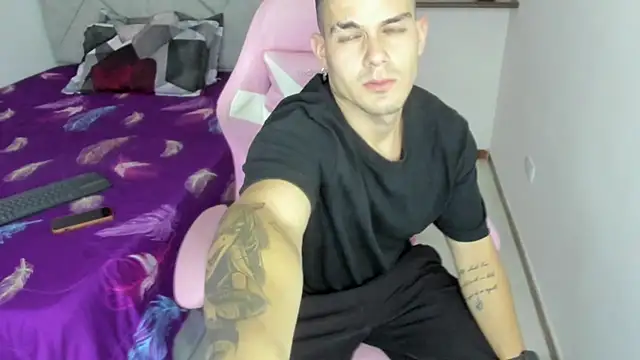 BooyHott  online show from 12-05-25, 07:55