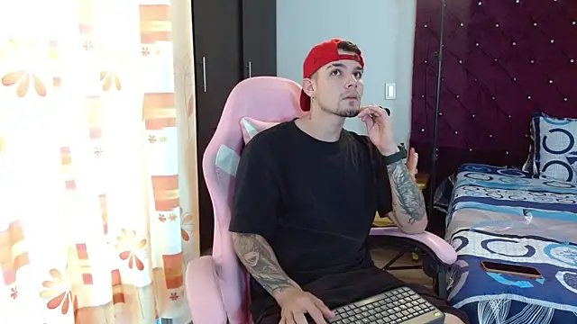 BooyHott  online show from 11-07-25, 06:56