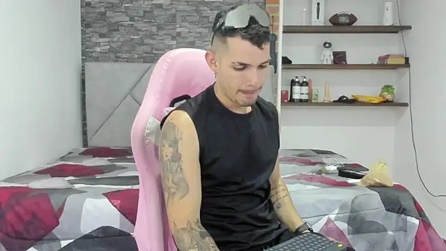 BooyHott  online show from 02-12-26, 07:24