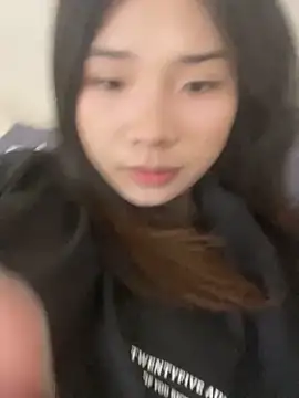 Snapshot of -Tania- chatting on 10-17-25, 08:17 -Tania- online show from 10-17-25, 08:17