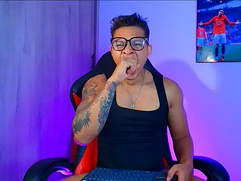 Snapshot of evan_greey chatting on 10-09-25, 03:40 evan greey online show from 10-09-25, 03:40