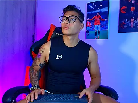 Snapshot of evan_greey chatting on 09-18-25, 03:48 evan greey online show from 09-18-25, 03:48