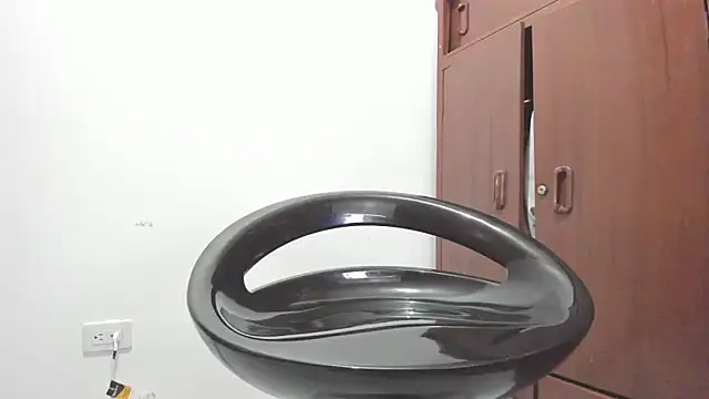 catalinacoxx online show from 10-20-25, 08:42