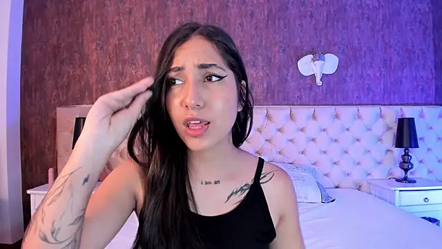 LiaaTurner online show from 10-07-25, 08:32