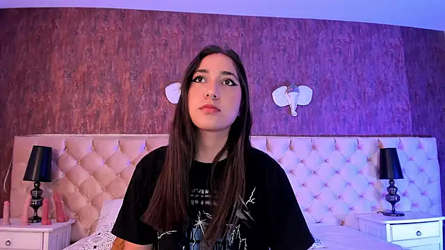 LiaaTurner online show from 09-21-25, 09:20