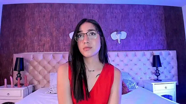 LiaaTurner online show from 09-30-25, 08:26