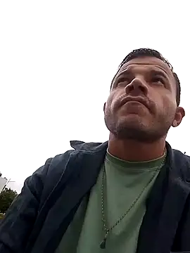 Snapshot of Claudiokkkkk chatting on 12-22-25, 12:05 Claudiokkkkk online show from 12-22-25, 12:05